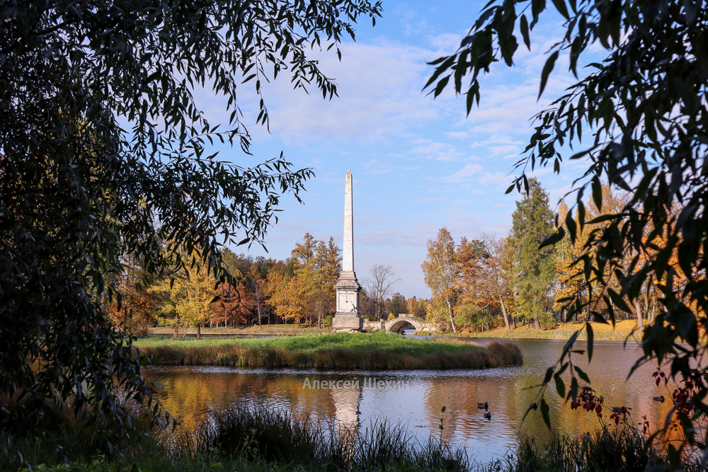 Чесменский обелиск в Гатчинском парке
