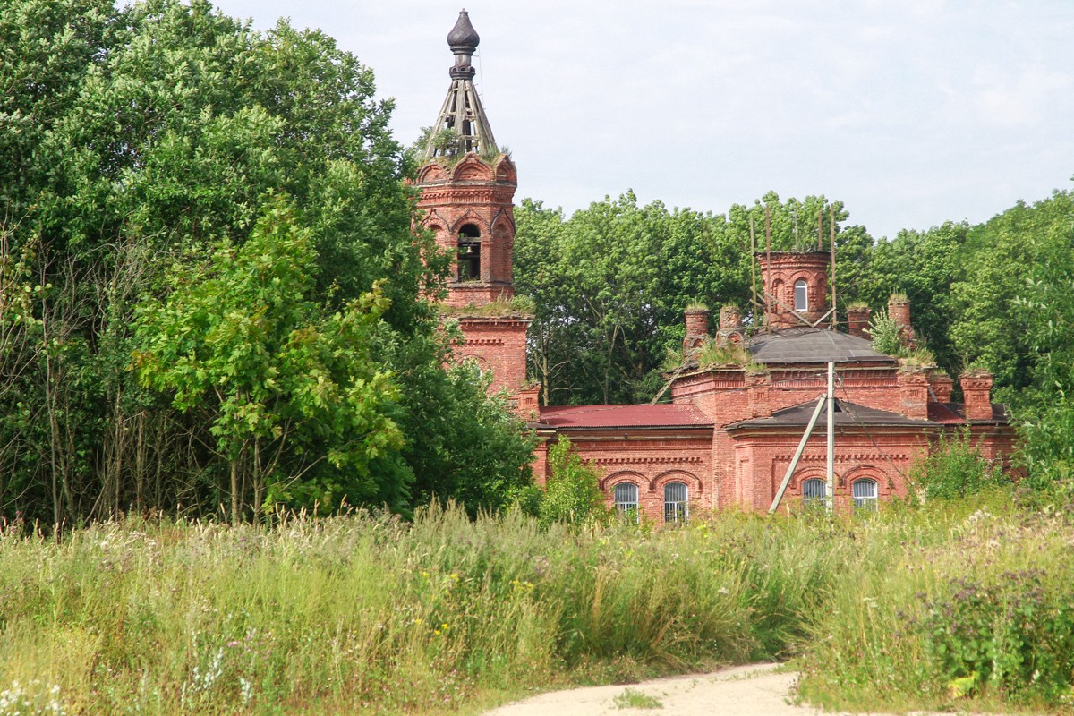 Церковь успения пресвятой Богородицы в селе Лукинское