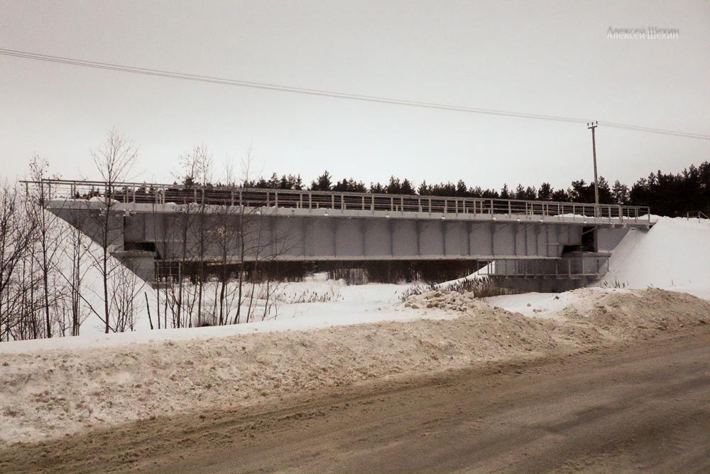 Однопутный железнодорожный мост через реку Ладыжечку