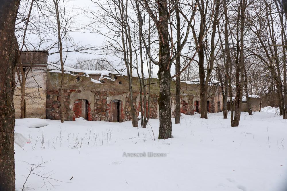 Руины птичника в усадьбе Ганнибалов