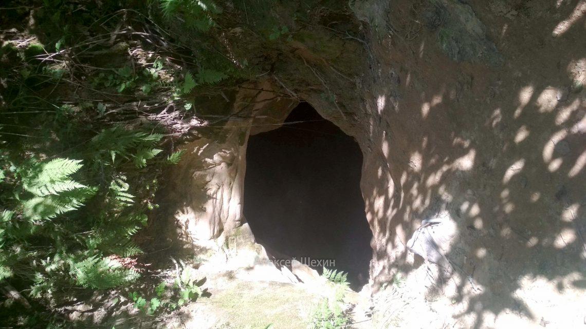 Тенечкина пещера в Старой Ладоге