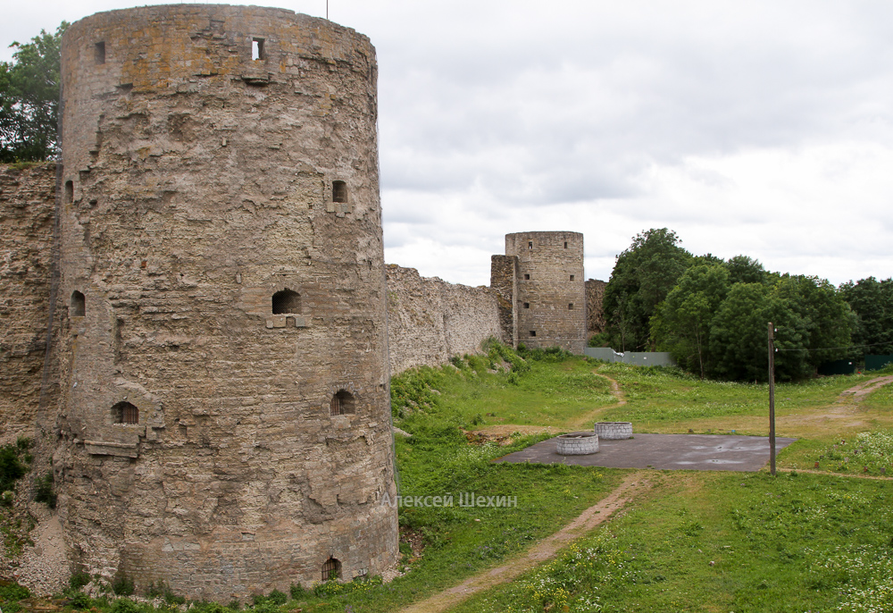 крепостная стена копорской крепости