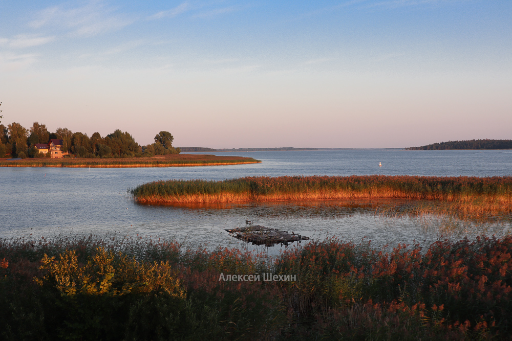 Закат на озере Селигер вид с острова Столобный