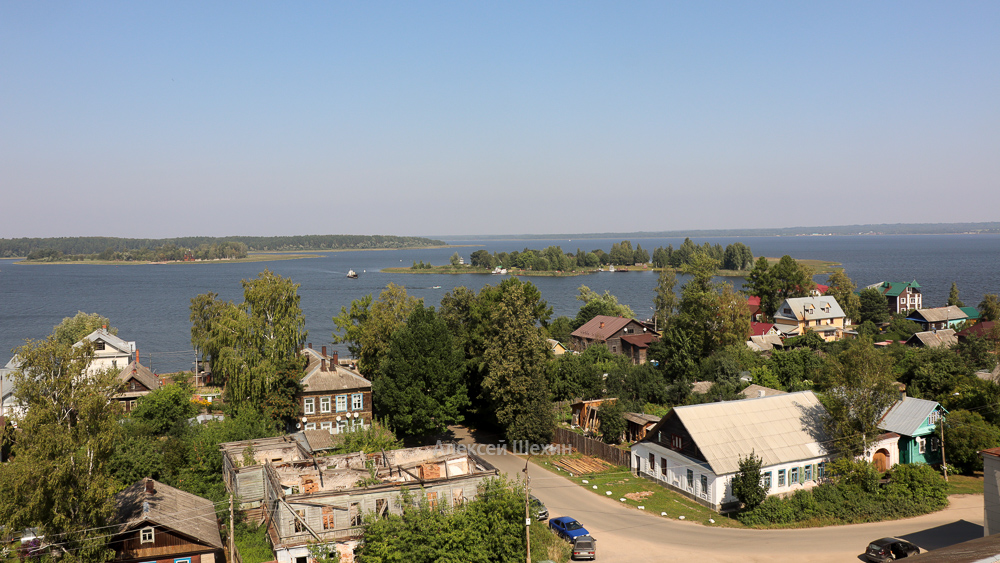 Вид на город Осташков с колокольни Троицкого собора