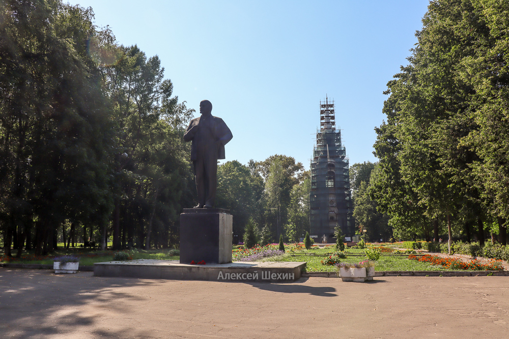 Памятник Ленинну